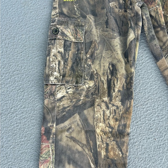 Youth Mossey Oak Camo Hunting Pants Size L 10/12 - Picture 3 of 5